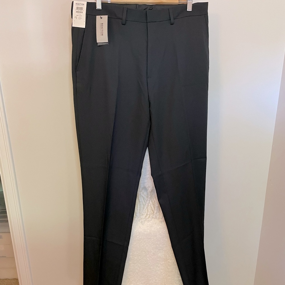 NWT Kenneth Cole Reaction Plain Front Trouser